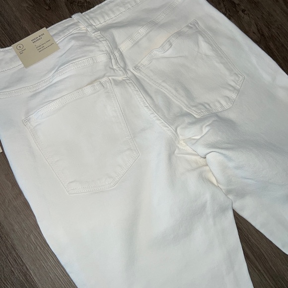 Univeral Threads High-Rise Skinny True White Denim Jeans Size 2 Distressed NWT - Picture 9 of 9